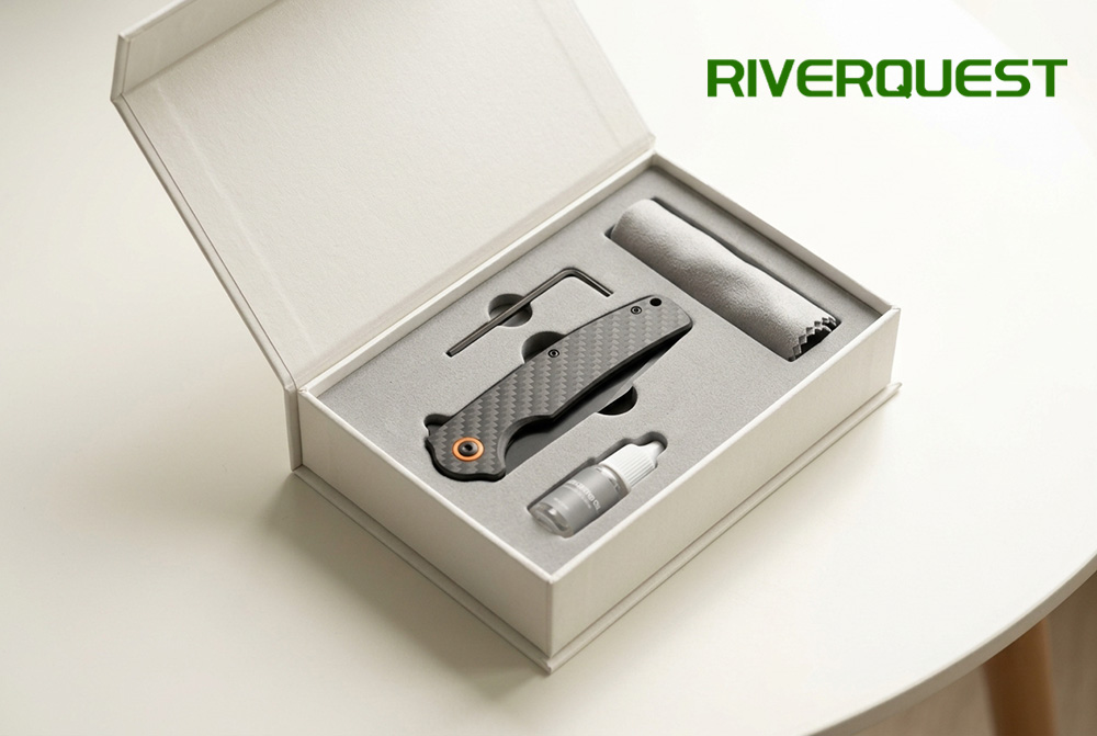 folding pocket knife 8cr stainless steel with carbon fiber handle